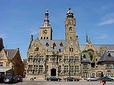 lt01diksmuide_belf_ort_en_stadhuis.jpg